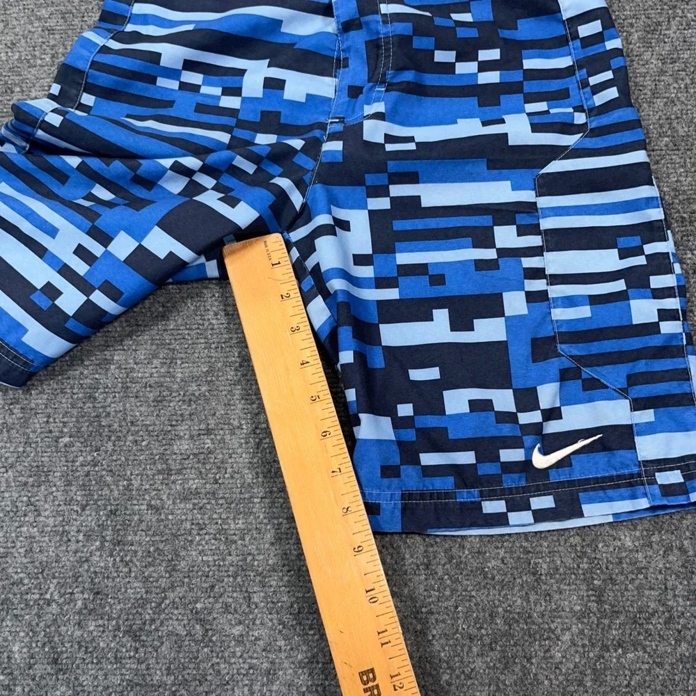 Nike Digital Pixel Camo Board Shorts Mens M Cargo Pocket Unlined Blue 533242-409